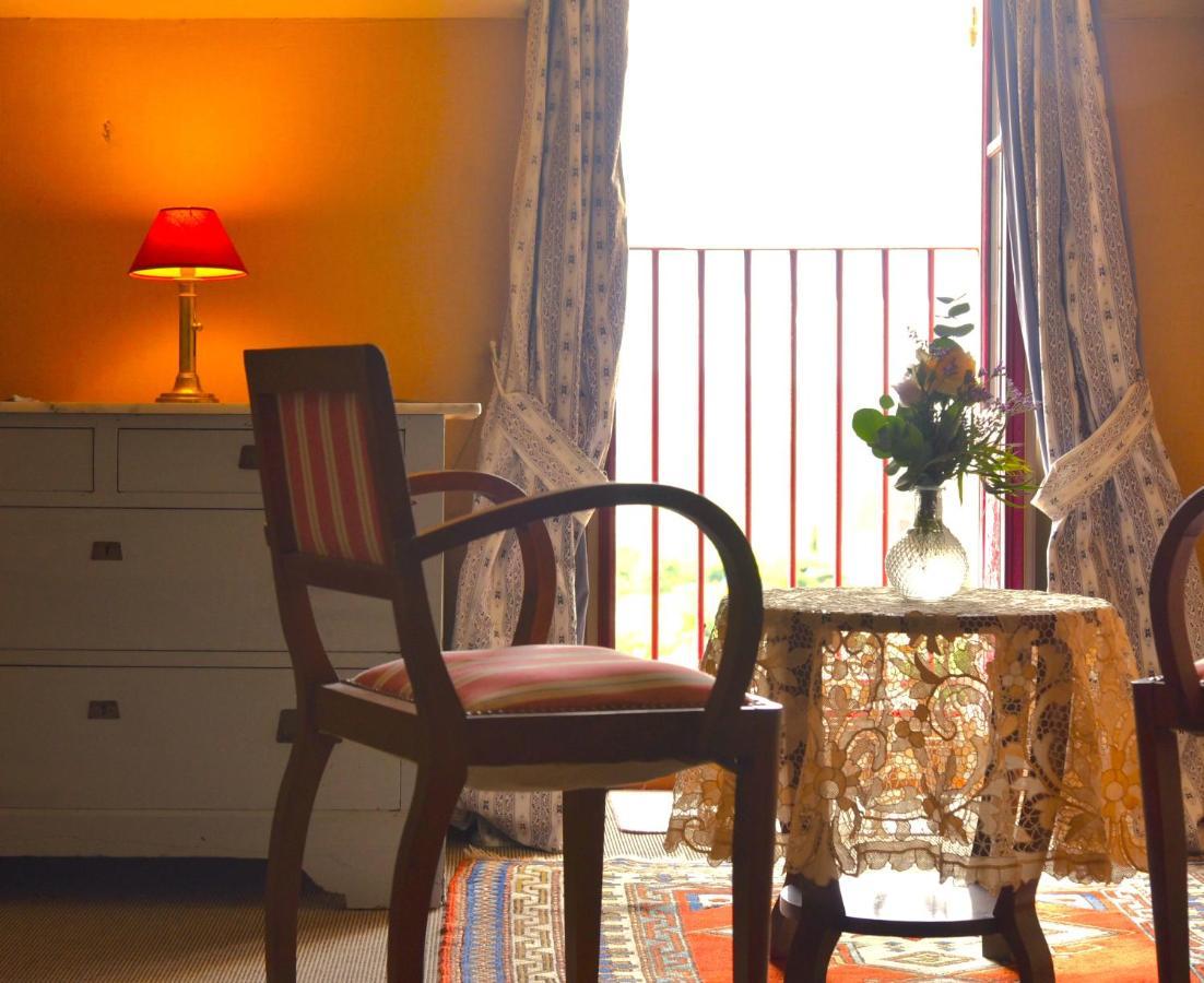 Logis Hotel Le Boudoir Belves Bagian luar foto