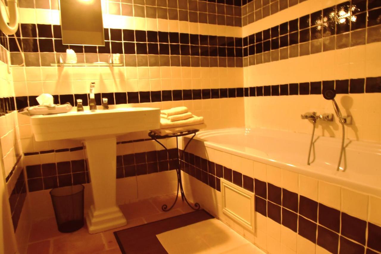 Logis Hotel Le Boudoir Belves Bagian luar foto