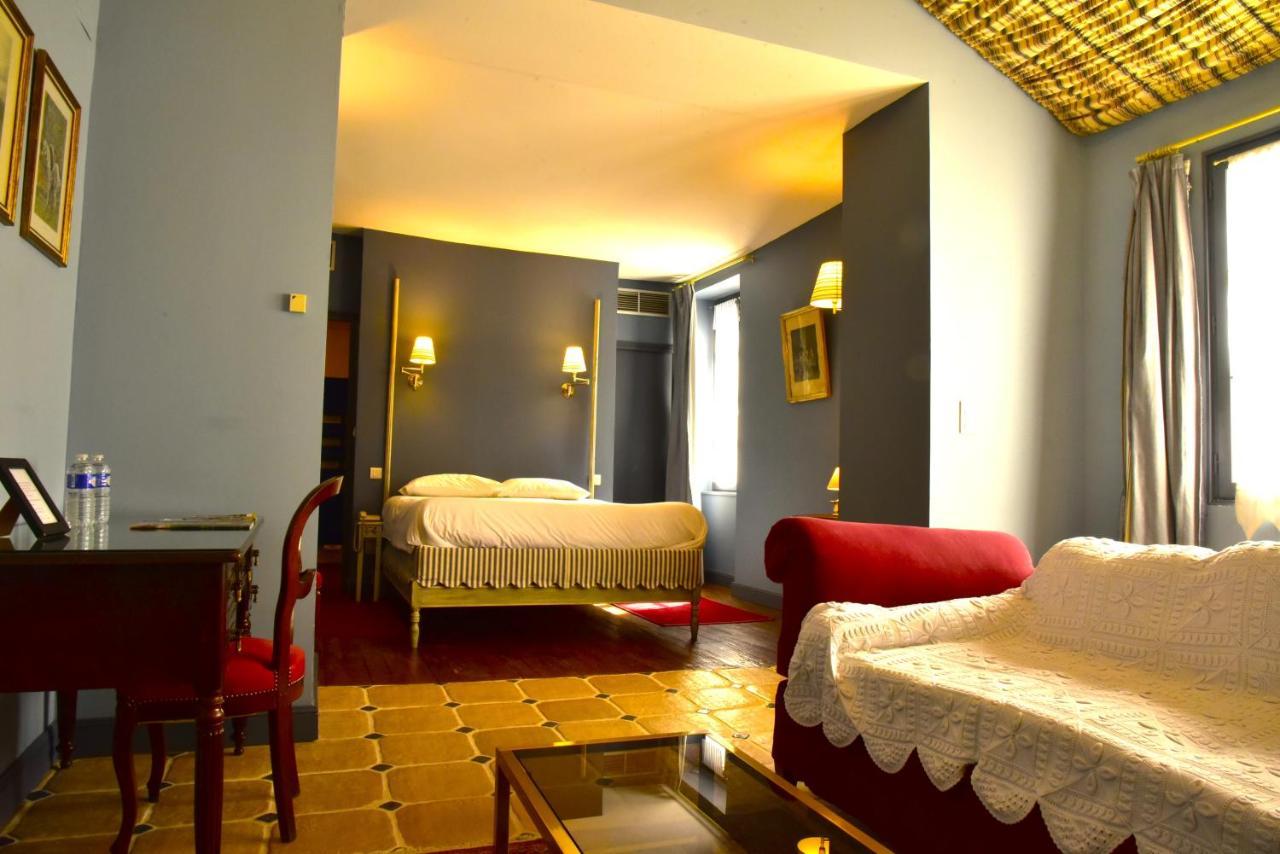 Logis Hotel Le Boudoir Belves Bagian luar foto