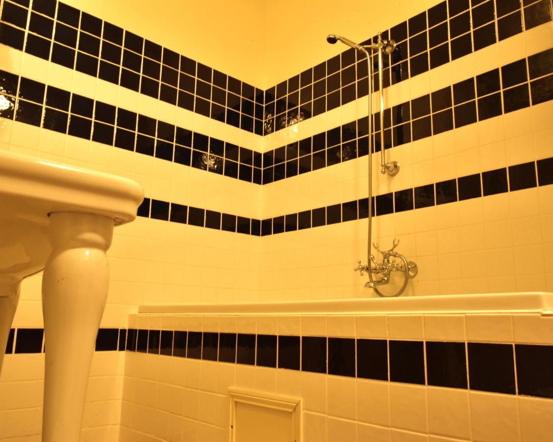Logis Hotel Le Boudoir Belves Bagian luar foto