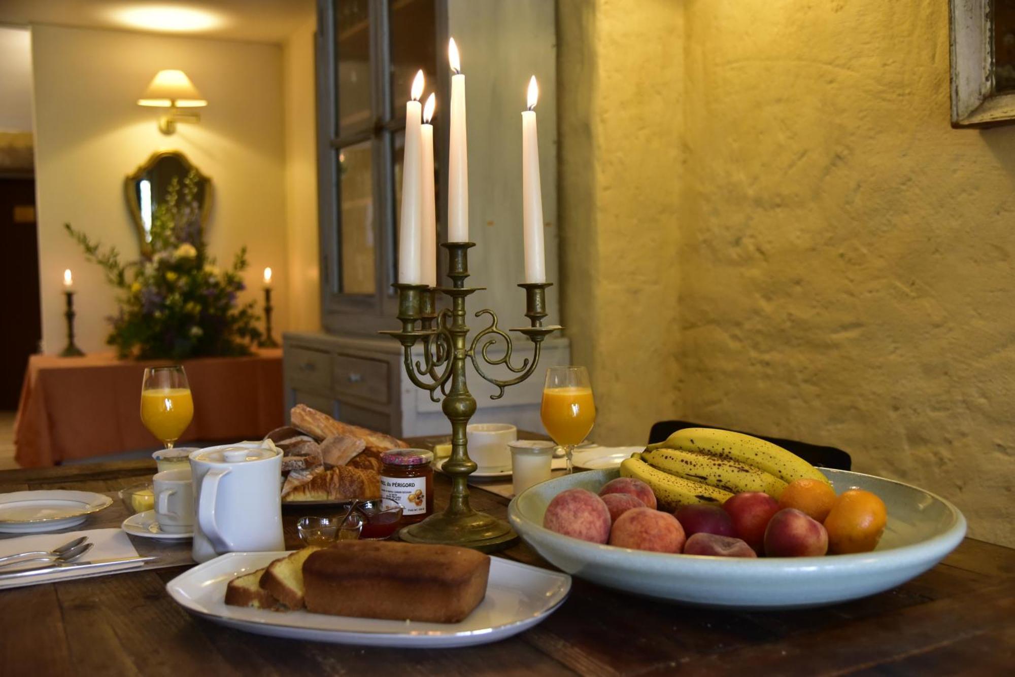 Logis Hotel Le Boudoir Belves Bagian luar foto