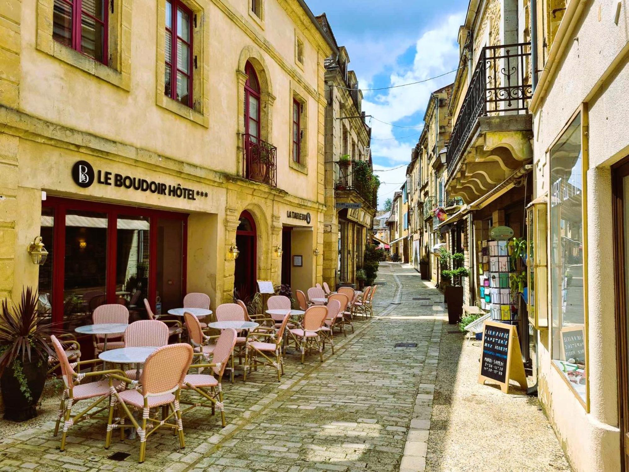 Logis Hotel Le Boudoir Belves Bagian luar foto